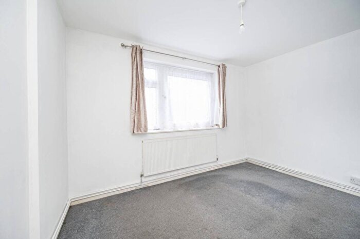 2 Bedroom Flat For Sale In Ellsworth Street, Bethnal Green, London, E2