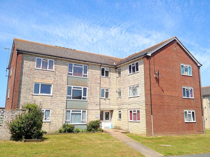 2 Bedroom Flat To Rent In Courtlands Road, Portland, DT5