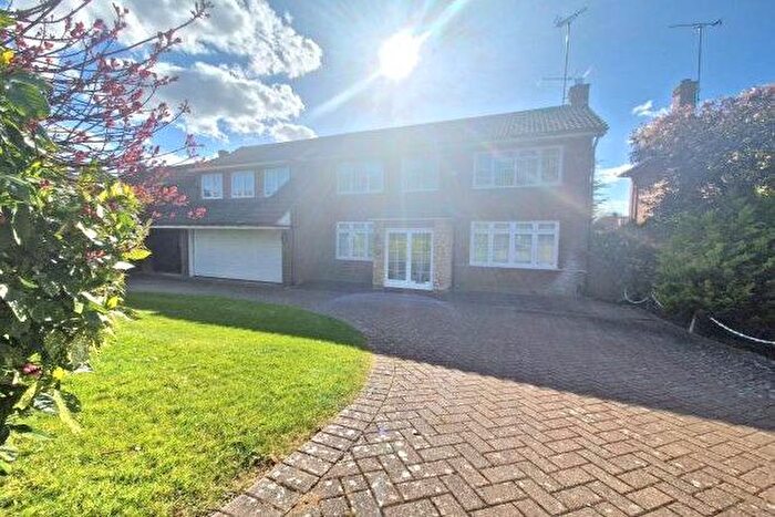 3 Bedroom Property To Rent In Old Bedford Road, Luton, LU2