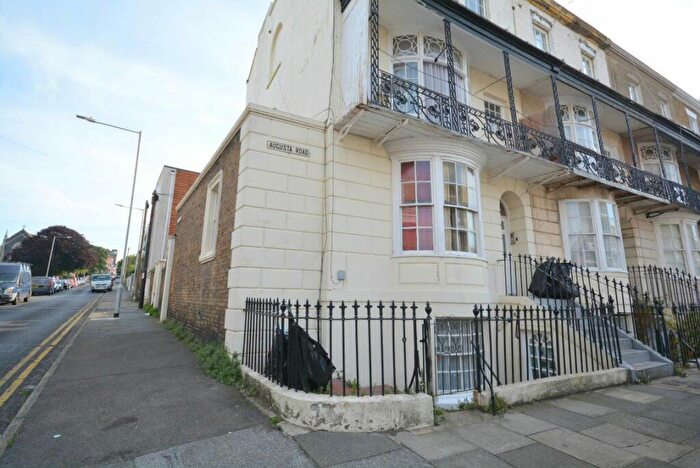 2 Bedroom Flat To Rent In Augusta Road, Ramsgate, CT11