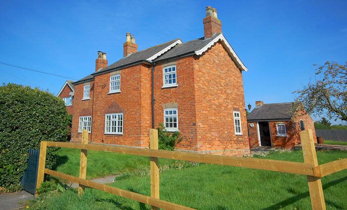 3 Bedroom Detached House For Sale In High Street, Kirmington, DN39