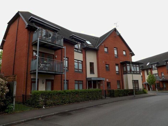 2 Bedroom Flat To Rent In Springwood Crescent, Edgware, HA8