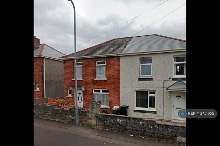 3 Bedroom Semi-Detached House To Rent In Ruskin Street, Neath, SA11
