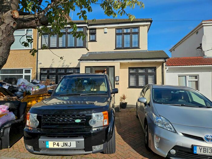 4 Bedroom End Of Terrace House To Rent In Albany Park Avenue, Enfield, EN3