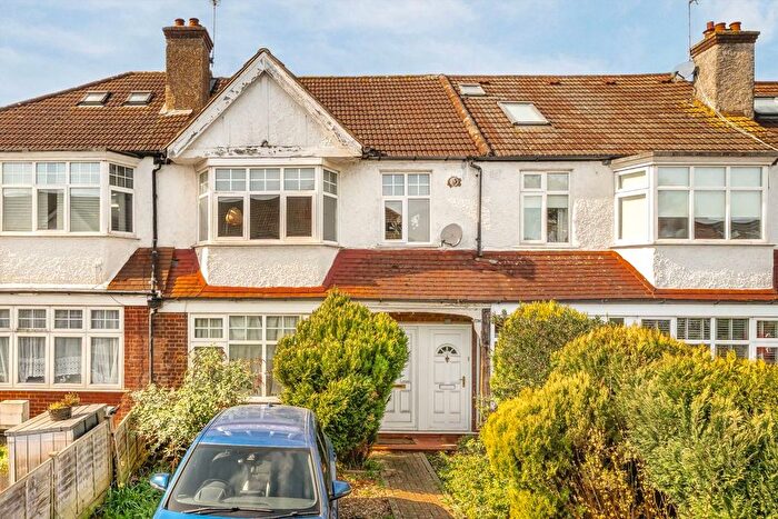 1 Bedroom Maisonette To Rent In Fairway, West Wimbledon, SW20