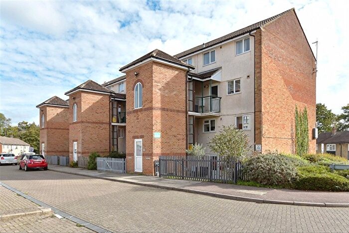 3 Bedroom Maisonette For Sale In Nine Acres, Kennington, Kent, TN24