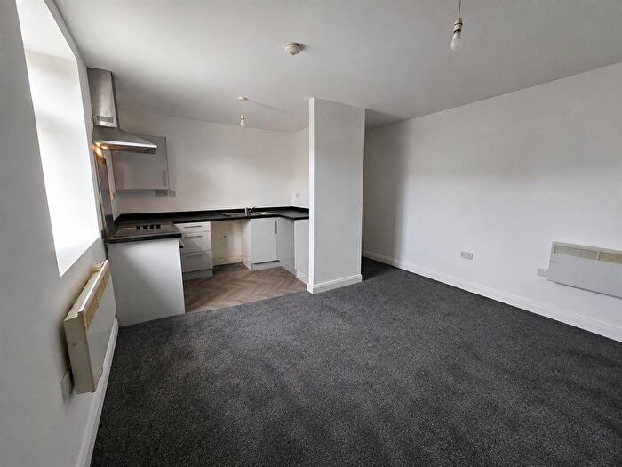 1 Bedroom Flat To Rent In - Halliwell Road, Bolton, BL1