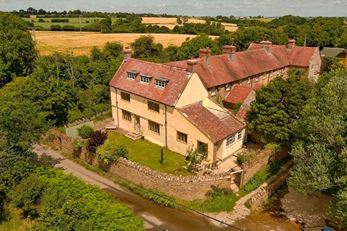 4 Bedroom Semi-Detached House To Rent In West Coker Hill, Yeovil, BA22