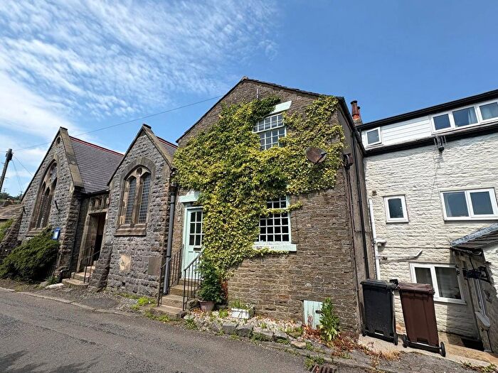 2 Bedroom Terraced House For Sale In Sparrow Pit, Buxton, Derbyshire, SK17