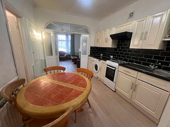 1 Bedroom Flat To Rent In Ground Floor Flat Highbury Gardens, Ilford, Essex, IG3