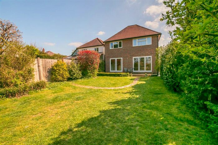 5 Bedroom Detached House For Sale In Carroll Avenue, Merrow, GU1