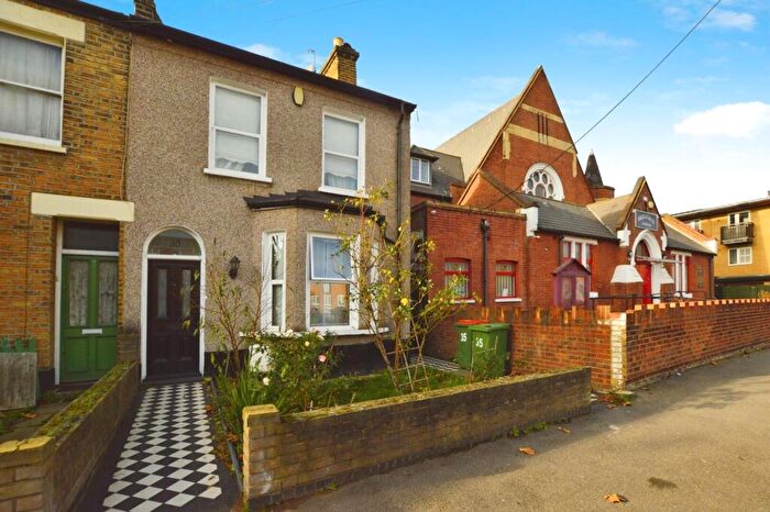 3 Bedroom End Of Terrace House For Sale In Manor Park Road, Manor Park, London, E12