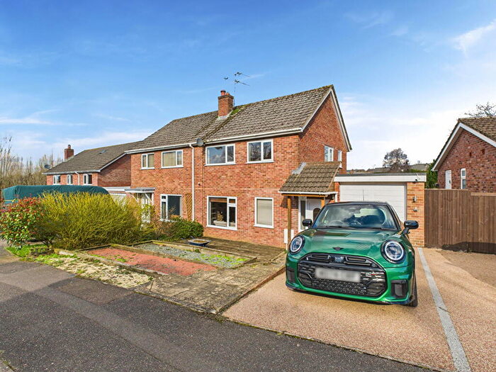 3 Bedroom Semi-Detached House For Sale In Grandisson Drive, Ottery St. Mary, EX11