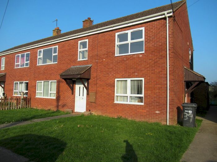 2 Bedroom Flat To Rent In Stapleton Close, Martock, TA12