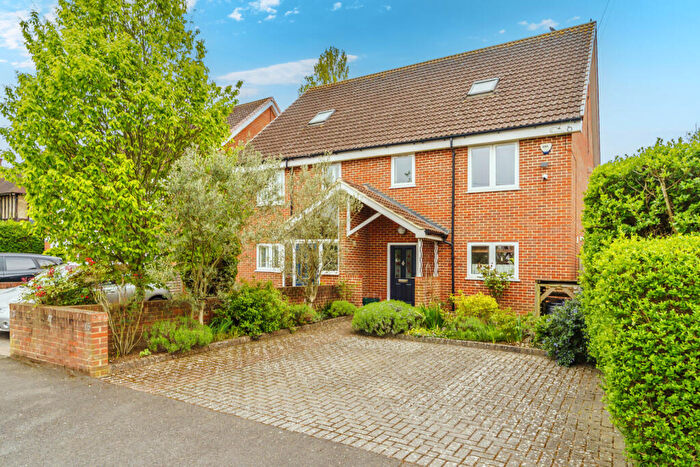 4 Bedroom Semi Detached House For Sale In Pollard Road, Morden, SM4