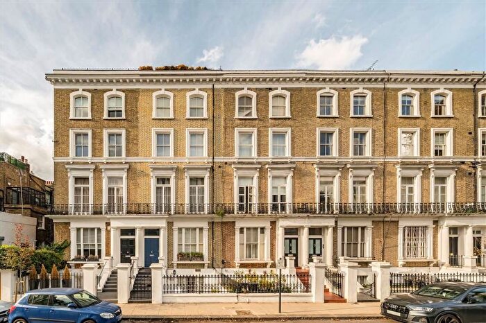 2 Bedroom Flat For Sale In Cathcart Road, London, SW10