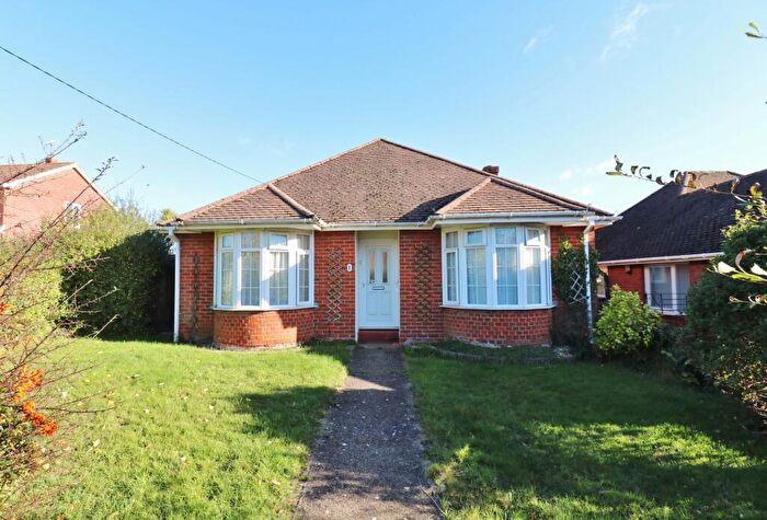 2 Bedroom Detached Bungalow For Sale In Hobb Lane, Hedge End, SO30