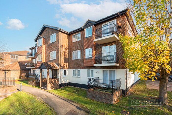 1 Bedroom Flat For Sale In Birchend Close, South Croydon, CR2