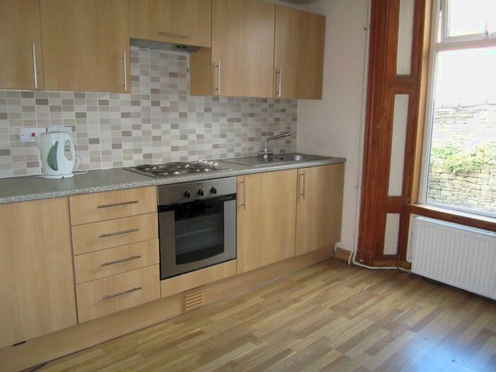 1 Bedroom Flat To Rent In Savile Terrace, Halifax, HX1