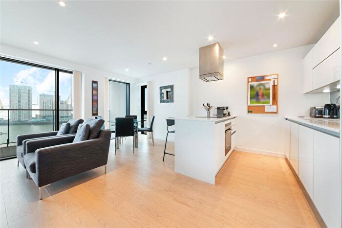 3 Bedroom Apartment For Sale In Yabsley Street, London, E14