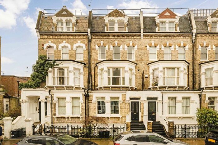 1 Bedroom Flat For Sale In Gunterstone Road, West Kensington, W14