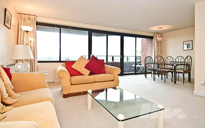 2 Bedroom Flat For Sale In Cresta House, Finchley, Swiss Cottage, NW3