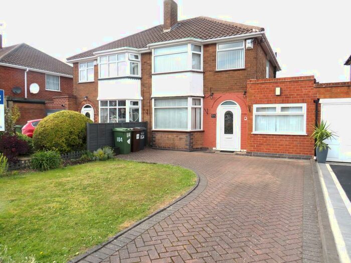 3 Bedroom Semi-Detached House To Rent In Selworthy Road, Birmingham, B36
