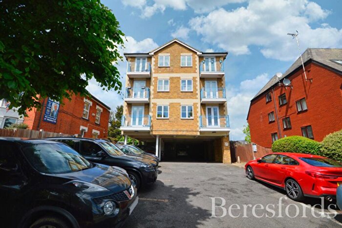2 Bedroom Apartment For Sale In Chipping Lodge, Western Road, RM1
