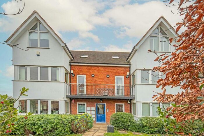2 Bedroom Flat To Rent In Worple Road, London, SW19