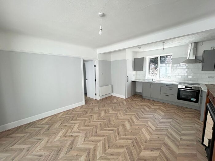 3 Bedroom Flat To Rent In Christchurch Road, Bournemouth, BH1