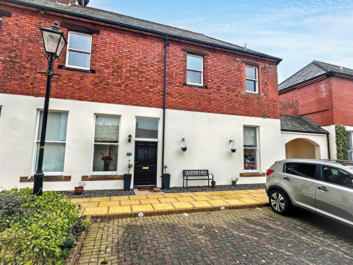 2 Bedroom Apartment For Sale In Willow Drive, Cheddleton, Staffordshire, ST13