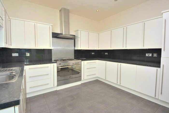 4 Bedroom Terraced House To Rent In Selborne Road, Ilford, IG1