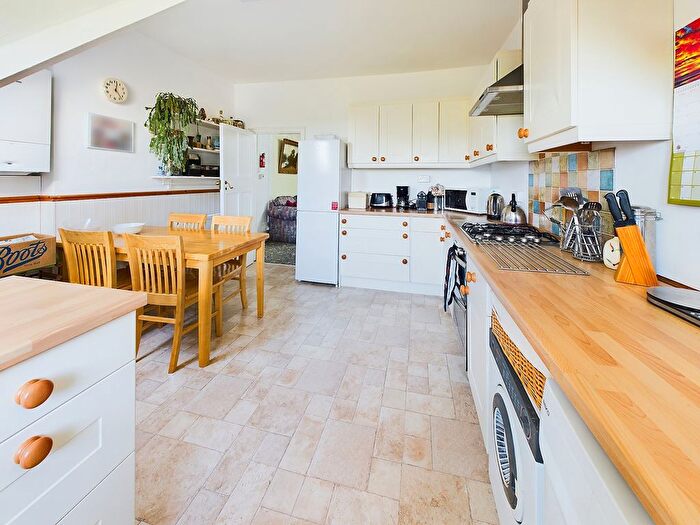 2 Bedroom Flat For Sale In Moorcourt Close, Sidmouth, EX10