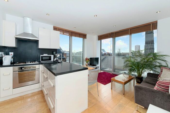 Studio To Rent In Tower Bridge Road, London, SE1