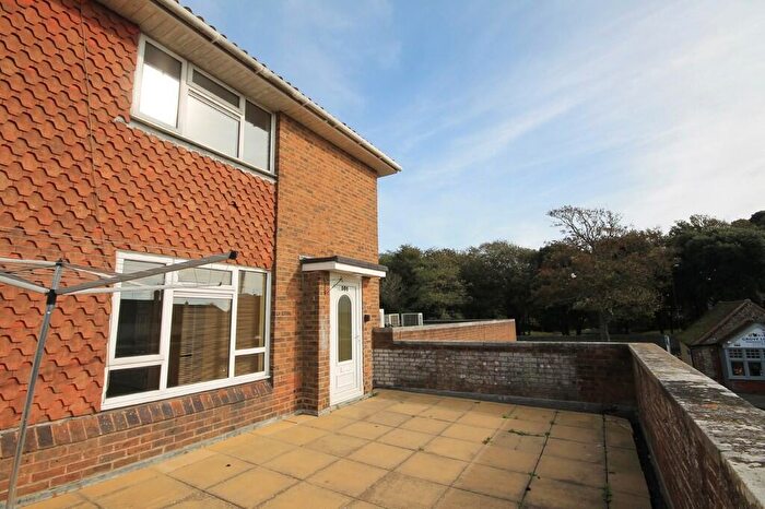 2 Bedroom Flat To Rent In Southwick Square, Southwick, BN42