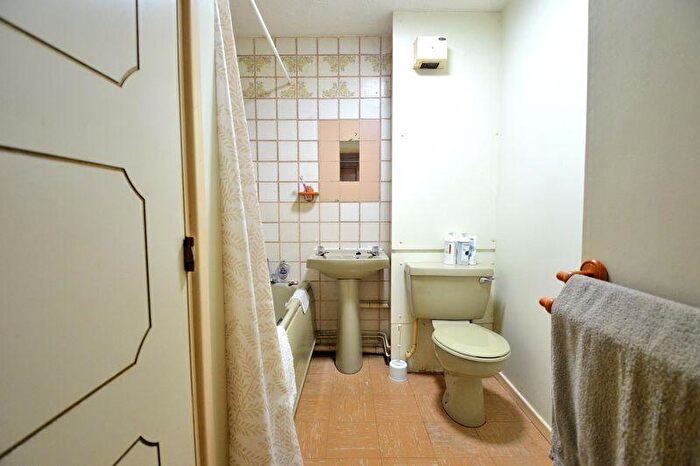 1 Bedroom Flat For Sale In Bloomsbury Grove, Kings Heath, Birmingham, B14