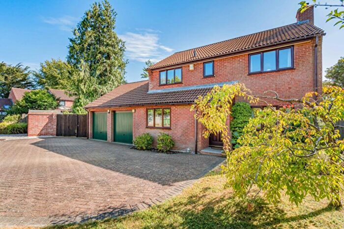 4 Bedroom Detached House For Sale In Fairlight Gardens, Four Marks, Alton, Hampshire, GU34