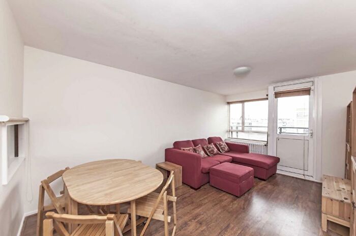 2 Bedroom Flat To Rent In Churchill Gardens, London, SW1V