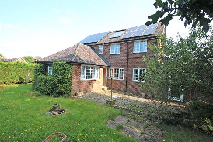 4 Bedroom Detached House For Sale In St. Michaels Close, Shalfleet, Newport, PO30