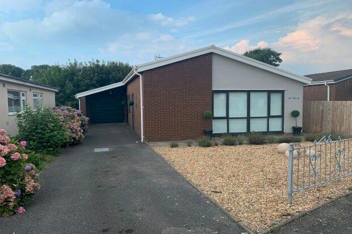 3 Bedroom Bungalow To Rent In Pine Grove, Llanarth, SA47