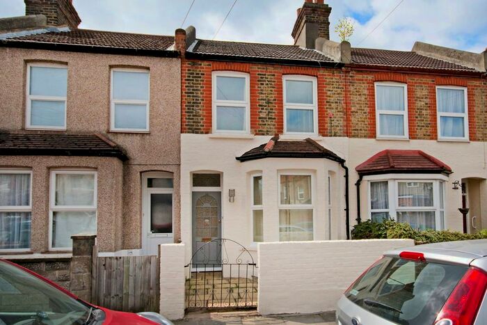 2 Bedroom Property To Rent In Marian Road, Streatham Vale, London, SW16