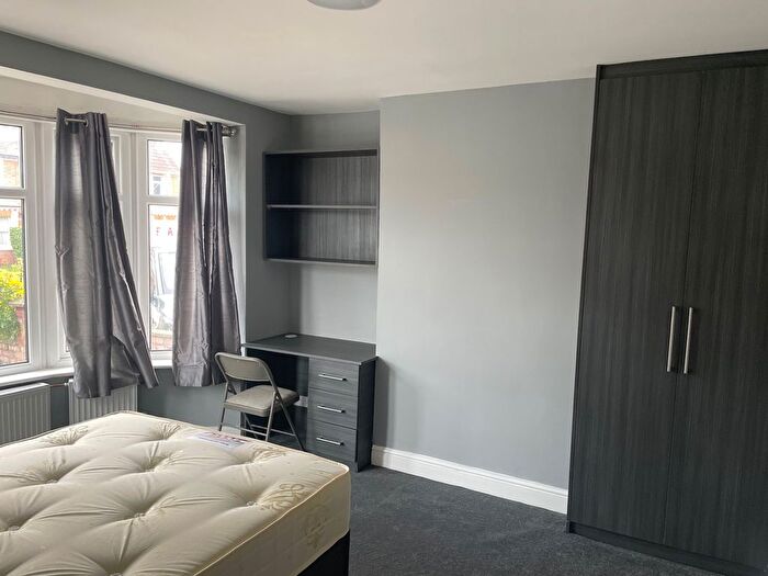 7 Bedroom Semi-Detached House To Rent In St. Peters Road, Reading, RG6