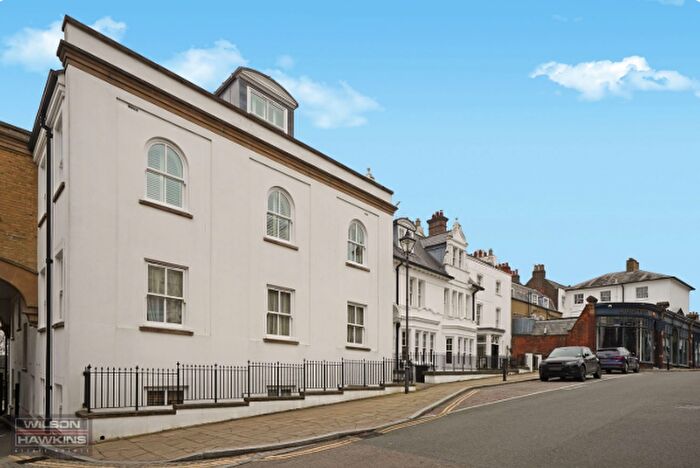 2 Bedroom Flat To Rent In King Henry Mews, Harrow On The Hill, HA2