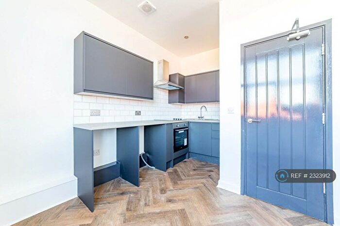 2 Bedroom Flat To Rent In Liverpool Street., Salford, M6