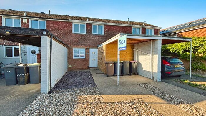 2 Bedroom Terraced House For Sale In Hollywell Road, Lincoln, LN5