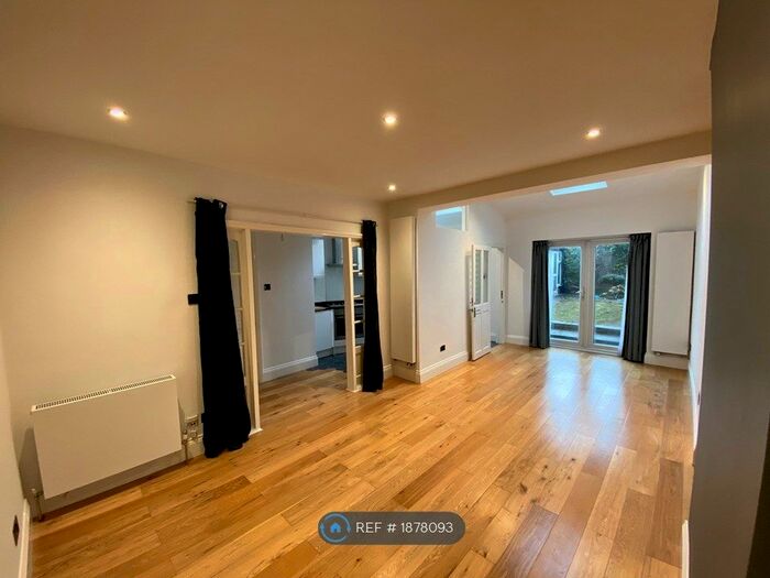 1 Bedroom Flat To Rent In Cowper Road, London, W7