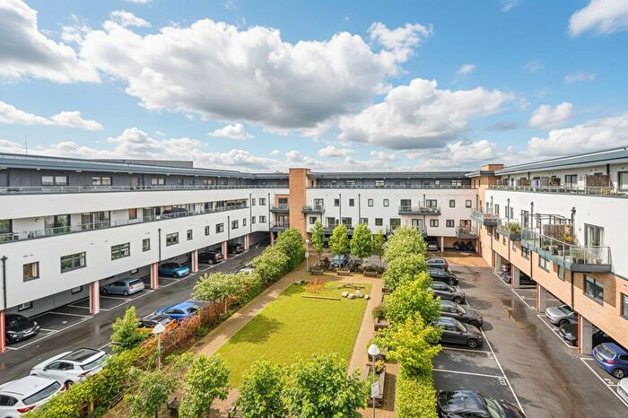 2 Bedroom Flat To Rent In Bodiam Court, Walthamstow, London, E17