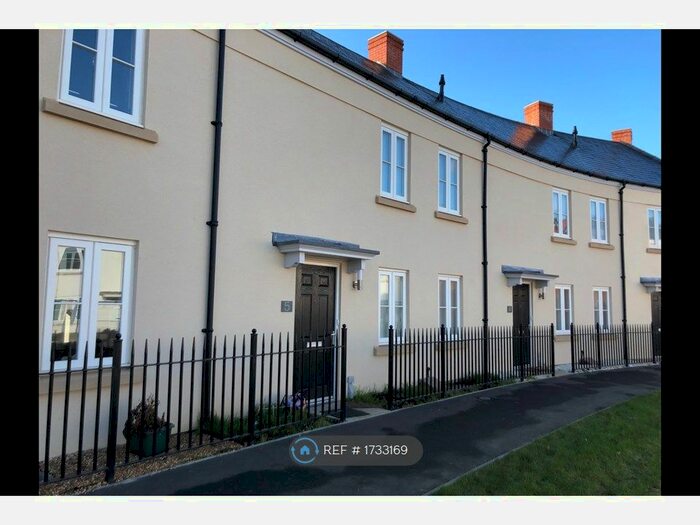 2 Bedroom Terraced House To Rent In Crispins Crescent, Waterlooville, PO7