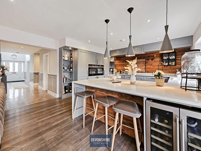 4 Bedroom Detached House For Sale In Mill Lane, Brentwood, CM15