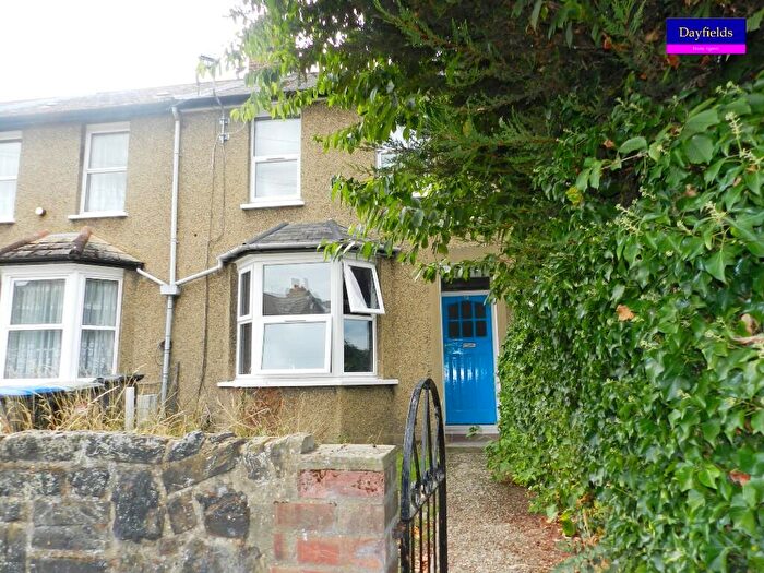 1 Bedroom Flat To Rent In Putney Road, Enfield, Greater London, EN3